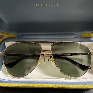 GUCCI sunglasses w orig. box